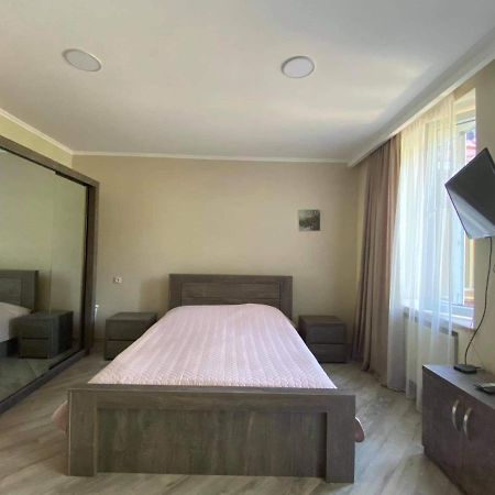 Nikani1 Apartment Borjomi ภายนอก รูปภาพ