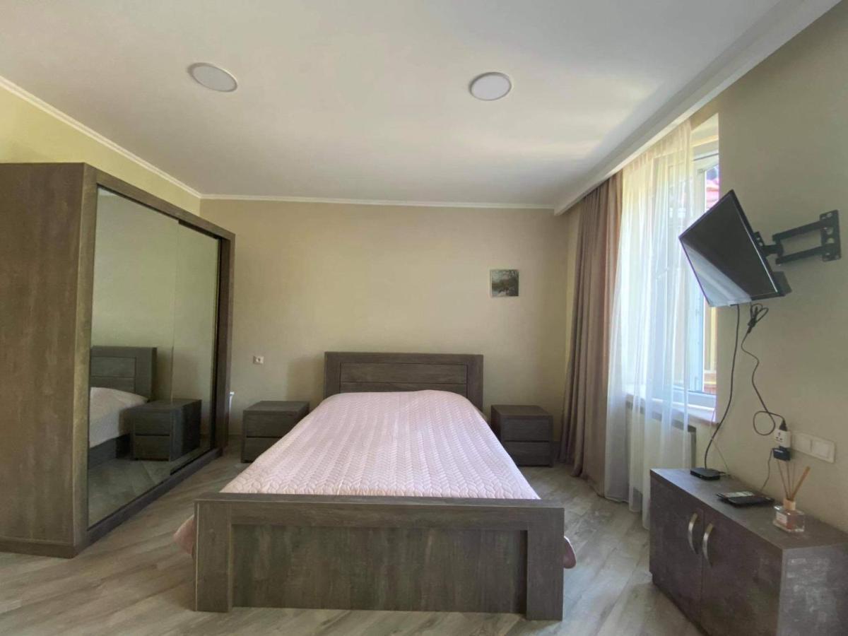 Nikani1 Apartment Borjomi ภายนอก รูปภาพ